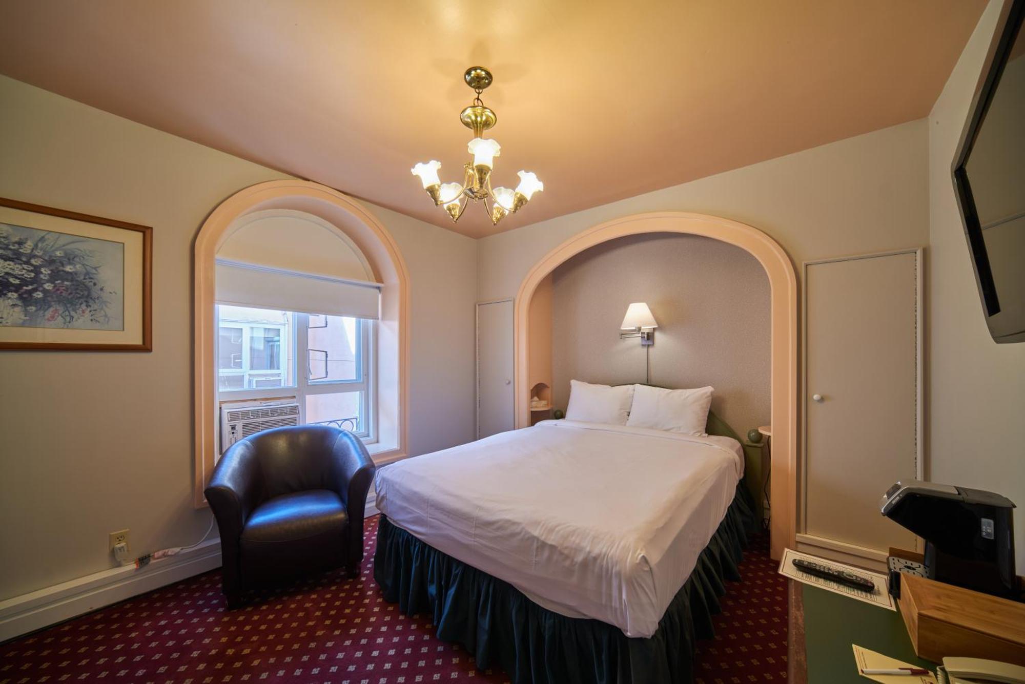 The Bedford Regency Hotel Вікторія Екстер'єр фото